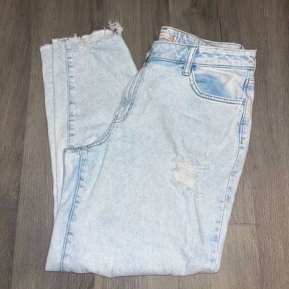 SO Denim - SO Light washed high rise Mom Distressed Jeans Juniors size 11